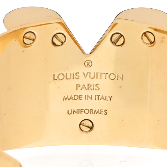 限定アイテム LOUIS VUITTON ESSENTIAL V CUFF Louis Vuitton Goldtone Metal Essential V Cuff Bracelet