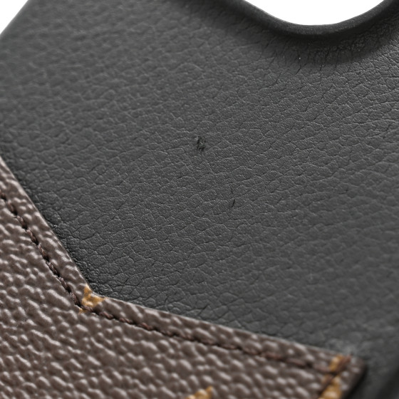 人気★【Louis Vuitton】バンパーパラス iPhone 16Pro LOUIS VUITTON Monogram Pallas iPhone 16 Pro Bumper 1556698