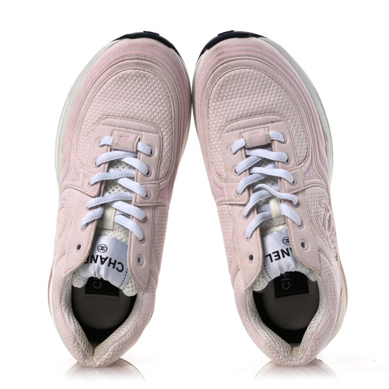 靴 CHANEL 35 CHANEL Quilted Matelasse Low Top Sneakers Size 35 / US 5