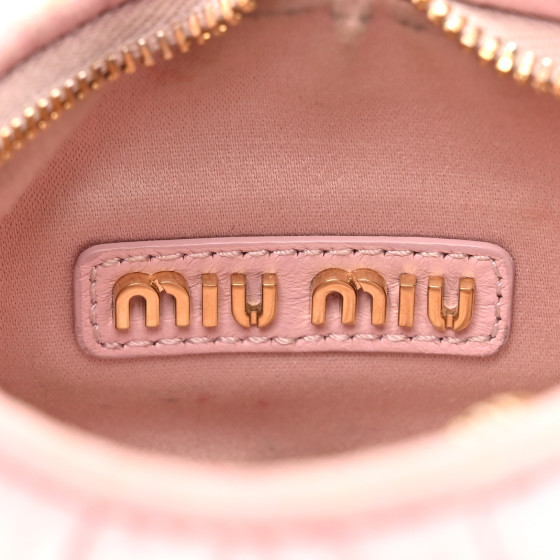 ★MiuMiu★ Patent Leather Hairpin Alabaster Pink 5IF092069F0 MIU MIU Patent Leather Hair Clip (Alabaster Pink) | 너무너무