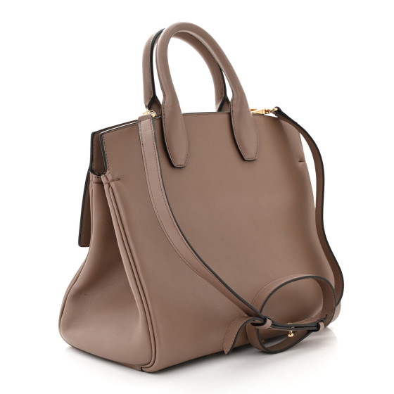Salvatore Ferragamo THE STUDIO 2WAYバッグ CARAWAY SEED Ferragamo | The Studio small taupe tote | Savannahs