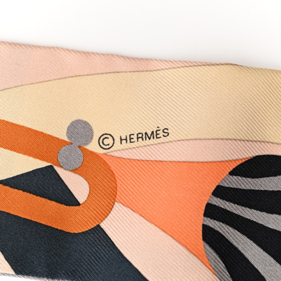 HERMES Silk Parade En Fanfare Twilly Noir Caramel Gris