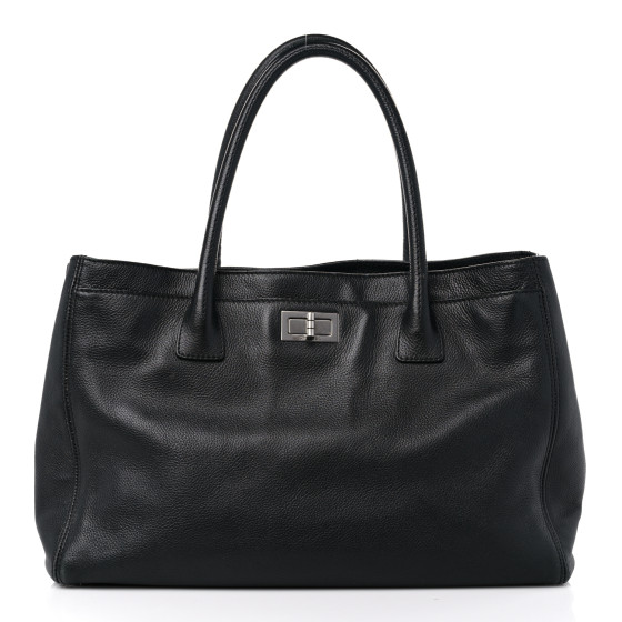 CHANEL 黒 ベルベット トートバッグ CHANEL Calfskin Mademoiselle Lock Cerf Executive Shopper