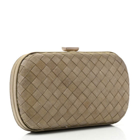 【BOTTEGA VENETA】INTRECCIATO CLUTCH BOTTEGA VENETA Knot padded intrecciato metallic leather