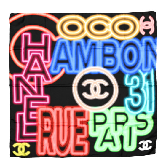 【限定デザイン】CHANEL★スカーフ★生活に遊び心をON★CCロゴ 限定デザイン】CHANEL☆スカーフ☆生活に遊び心をON☆CCロゴ