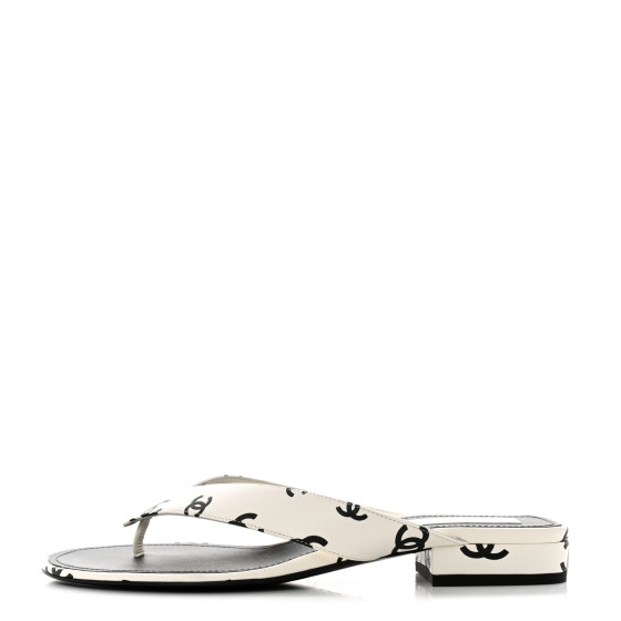 a-chan　1001 CHANEL Lambskin Printed CC Thong Sandals 39.5 White Black