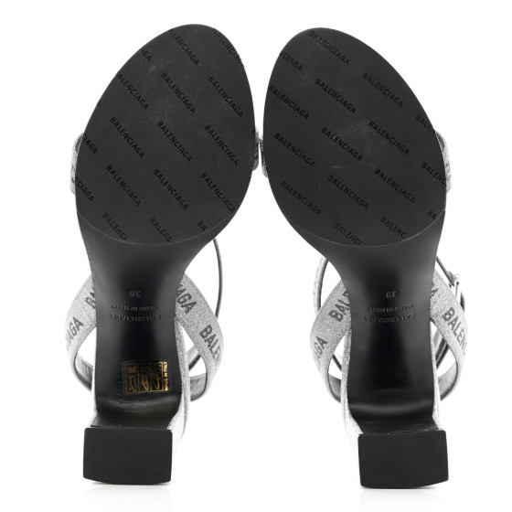 【BALENCIAGA】ROUND LOGO SANDALS Logo sandals in black - Balenciaga | Mytheresa