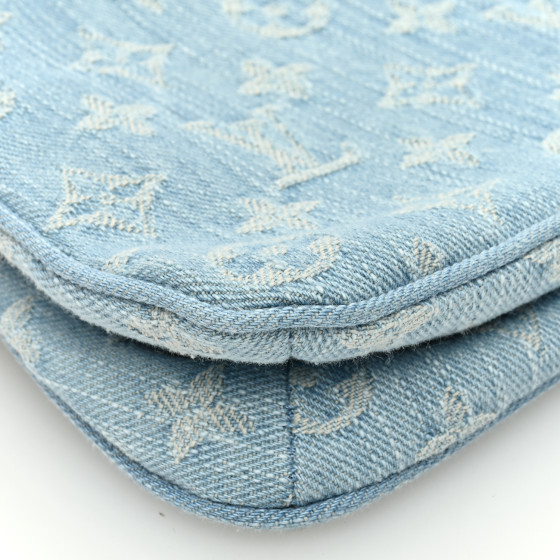 LOUIS VUITTON Monogram Denim Liv Pochette Sky Blue 1505120
