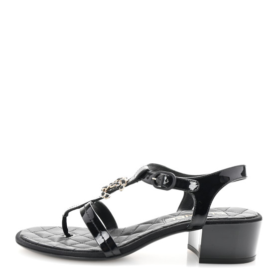 完売前お早めに！CHANEL サンダル フラット CCロゴ CHANEL CC LOGO BLACK OPEN TOE THONG CHAIN LEATHER FLAT SHOES