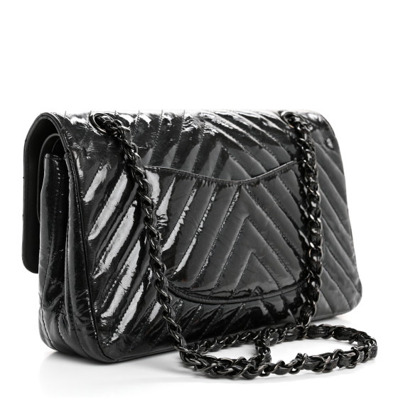 25A CHANEL ◆ ツヤ ブラック グローブ ギフトに最適！完売前に! CHANEL Black Classic Matelasse 25 Shoulder Bag | Tuckernuck