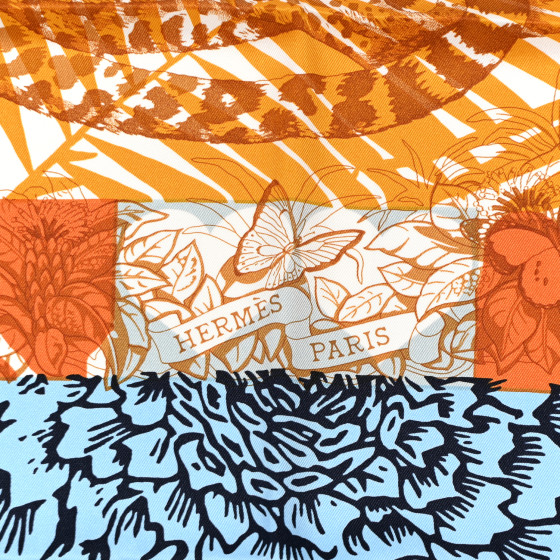 HERMES Silk Jungle Love au Tampon Scarf 70 Orange Cuit Bleu