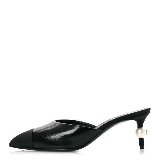 CHANEL Calfskin Grosgrain Cap Toe Pearl Mule 36.5 Ecru Black