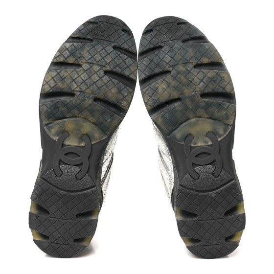 なないろページ CHANEL Metallic Crackled Calfskin CC Sneakers 39.5 Silver