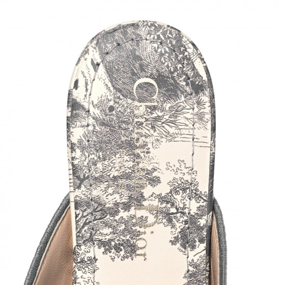 フラットシューズ Dior Toile de Jouy Motif Flat Mules in Grey Stone CHRISTIAN DIOR Canvas Embroidered Toile De Jouy Off Flat
