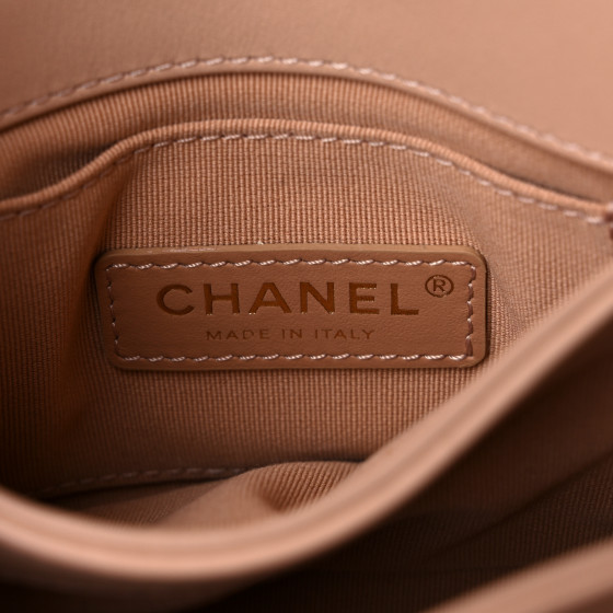 CHANEL ベージュ 花モチーフ ミュール ミュール - シャイニー ラムスキン、ベージュ — ファッション