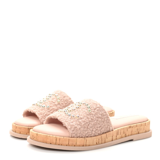 CHANEL ユートピア Chanel Women's CC Low-Top Sneakers Perforated Suede Neutral