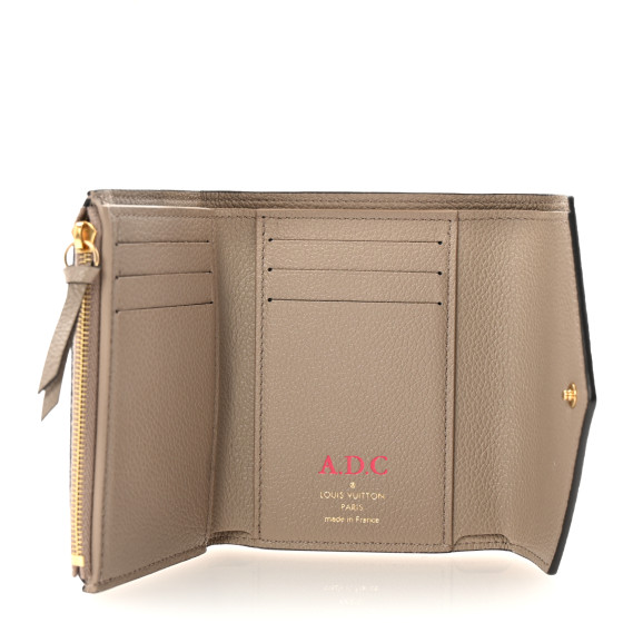 【大人気＊送料負担】LV 財布 Victorine トゥルテレル クリーム LOUIS VUITTON Empreinte Monogram Giant Victorine Wallet
