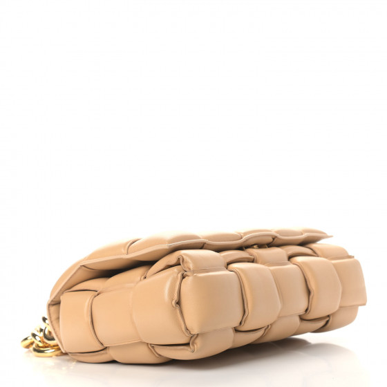 【BOTTEGA VENETA】Lambskin Leather Cassette Bag Almond Bottega Veneta The Chain Cassette Padded Almond Gold Leather