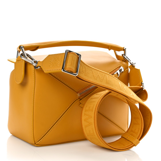 LOEWE セール★ PUZZLE FOLD WASH BAG★SUNFLOWER LOEWE Puzzle Fold Panelled Leather Wash Bag in SUNFLOWER