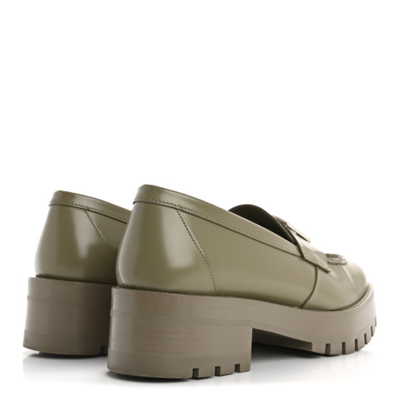Chelchel918様 CHANEL Calfskin Metal CC Loafers 38.5 Khaki 1683887