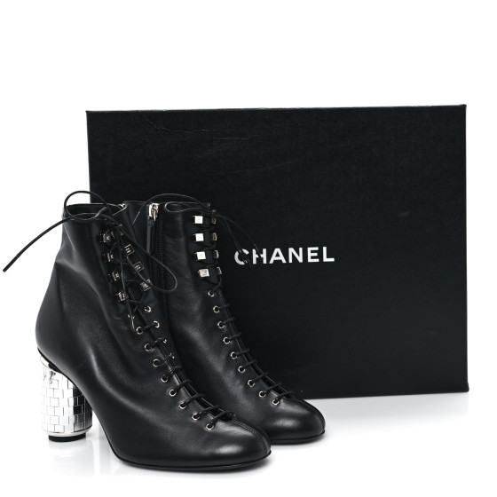 CHANEL サイズ表記「35 C」22.5センチ程度　ブラックエナメル CHANEL Lambskin Metallic Heel Lace Up Boots 38 Black 1681300