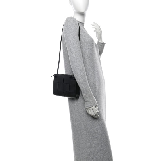 ショルダーバッグ・ポシェット Bottega Veneta Cassette Mini Crossbody Bag In Intrecciato Na Bottega Veneta Small Intrecciato Leather Cassette Crossbody