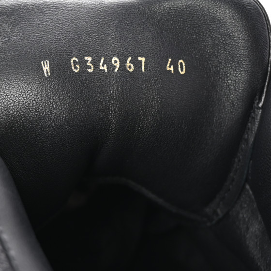【ゅぅ】Chanel 黒 ベルベット スニーカー 40 CHANEL Sneaker 2022 Reflective Size 40 — Vicki's Secret