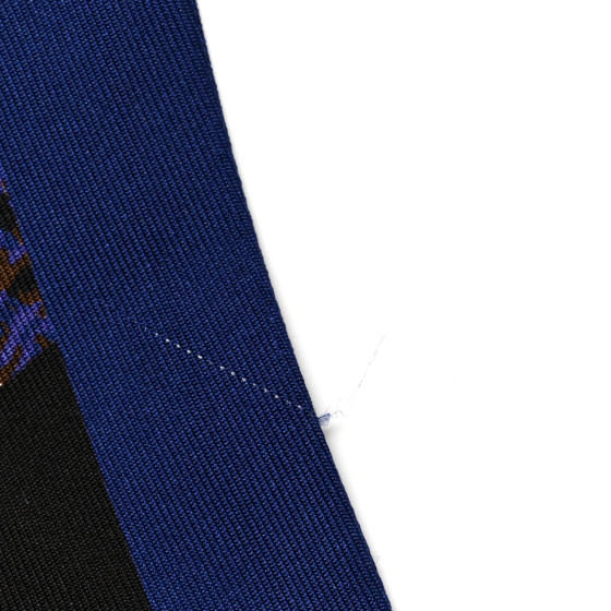 【完売間近】 (W) Chanel Slim Bandeau Silk Twill & Navy Chanel Slim Bandeau Navy Blue – Queen Station