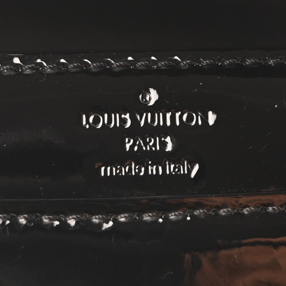 LOUIS VUITTON Patent Louise Clutch Black 1678038 | FASHIONPHILE
