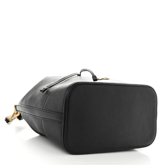 ハンドバッグ Salvatore Ferragamo Grained Leather Bucket Bag Ferragamo Harley Grainy Leather Bucket Bag | Neiman Marcus
