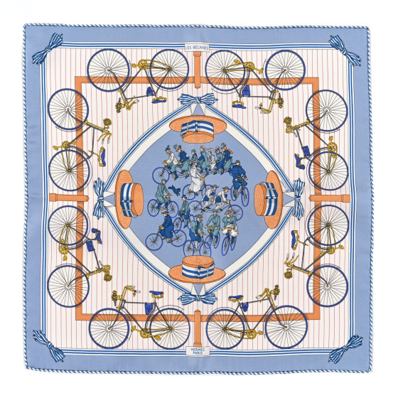 HERMES　エルメス　ヴィンテージ　LES BECANES　シルク　スカーフ HERMES Silk Vintage Les Becanes Scarf 70 Bleu Clair Beige