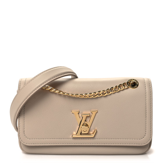 Louis Vuitton LockMe East West チェーンバッグ Louis Vuitton LockMe Chain Bag East West – The Luxury