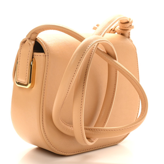 直営店☆BOTTEGA VENETA☆SALE!Mini Desiree クロスボディバッグ BOTTEGA VENETA Calfskin Mini Desiree Crossbody Bag Almond