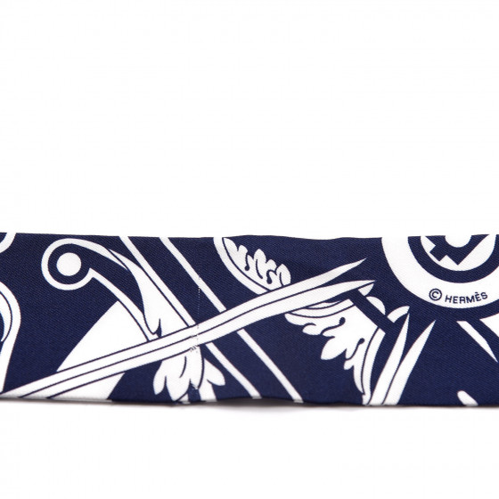 HERMES Silk Washington's Carriage Detail Twilly Marine White