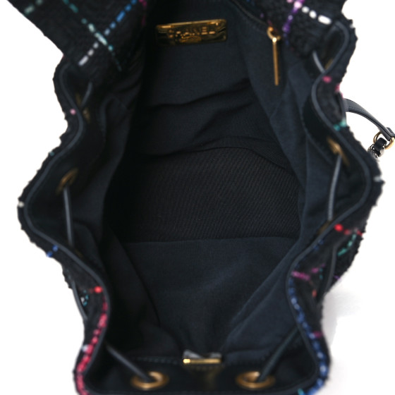 シャネル 19 マトラッセ レザー バックパック CHANEL Tweed Quilted Chanel 19 Backpack Black Multicolor