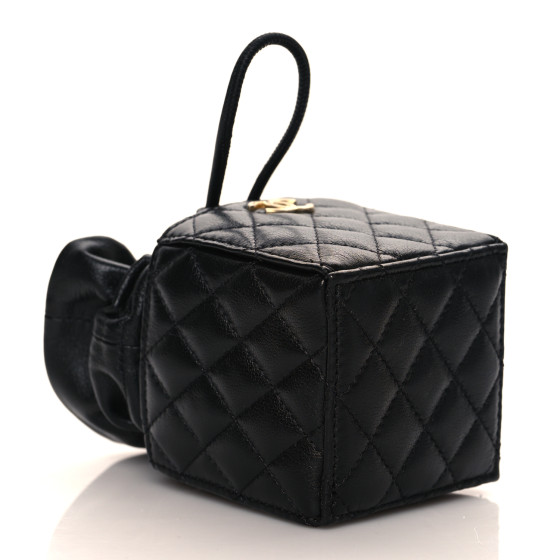 ショルダーバッグ・ポシェット × ヴィンテージ(中古) Chanel Drawstring Bucket with Chain Quilted Lambskin Mini Chanel CC Chain Drawstring Bucket Bag Quilted Lambskin Mini
