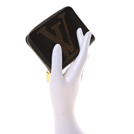 ヴィトンZippy Coin Purse Monogram Giant Louis-Vuitton-Monogram-Giant-