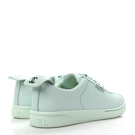 【春色ミント♪】CHANEL ライトグリーンスニーカー CHANEL Calfskin CC Womens Weekender Lace Up Sneakers 40