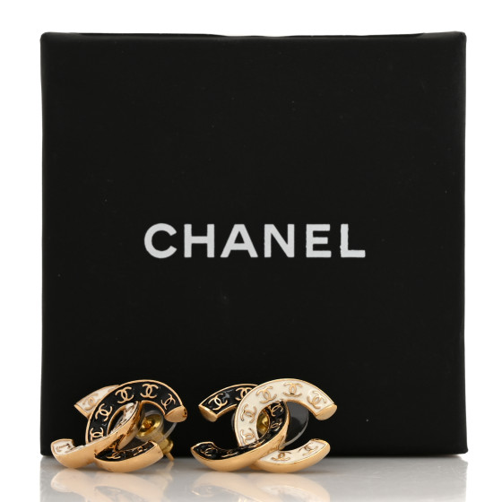 エレガント【CHANEL】コメットモチーフが素敵 CCマーク CHANEL Enamel CC Logo Earrings Gold Black White 1660990