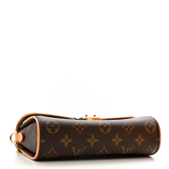【LOUIS VUITTON】多彩な持ち方を◎人気 Pochette Camilleバッグ Pochette Camille Monogram - Women - Small Leather Goods