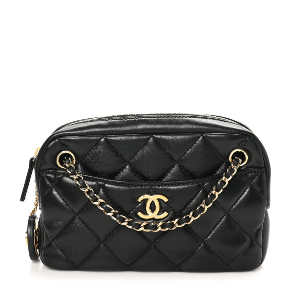 丁度良いサイズ感♪ CHANEL ミニカメラケース CHANEL Shiny Lambskin Quilted Mini Camera Case Black 1659290