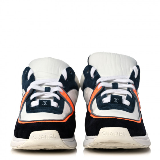 CHANEL オレンジネイビーハイヒール Treasures of NYC - Chanel Orange Logo Heels