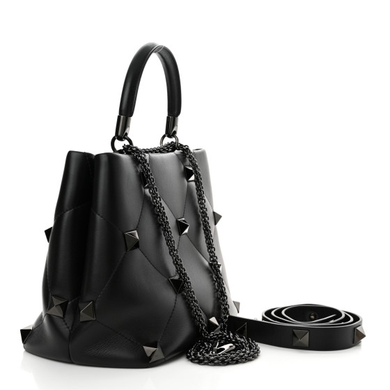 【関税&送料込】Valentino Garavani Black Nappa Leather Roman Valentino Garavani SMALL ROMAN STUD THE HANDLE BAG IN BLACK