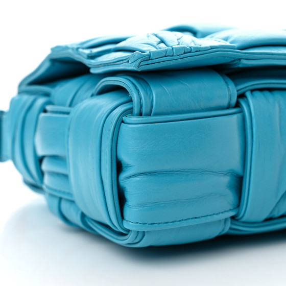 【BOTTEGA VENETA】Cassette Bag Pool Bottega Veneta Medium Cassette Intrecciato Crossbody Bag