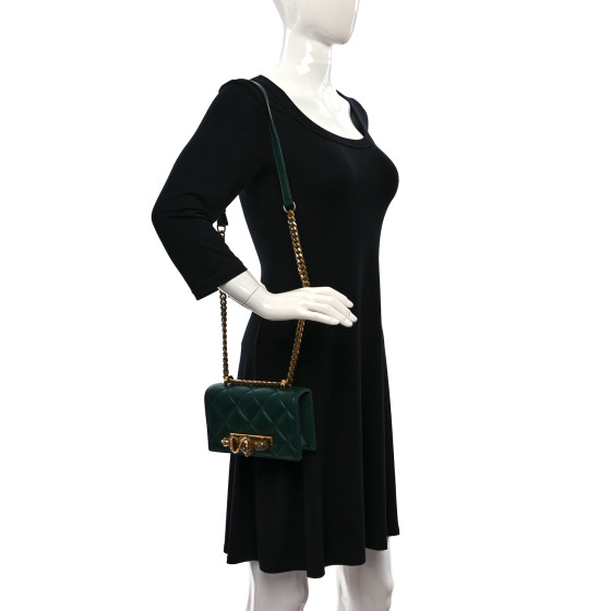 【送料&関税込】Alexander McQueen Quilted Flap Shoulder Bag ALEXANDER MCQUEEN Lambskin Quilted Knuckle Shoulder Bag