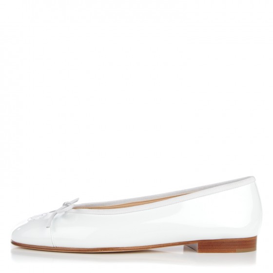 CHANEL Calfskin Patent CC Cap Toe Ballerina Flats 37 White Blue 913228