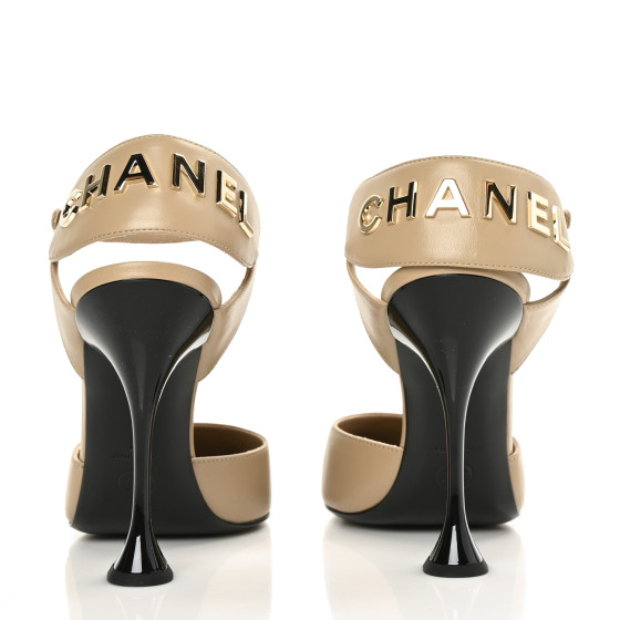CHANEL ベージュ・黒 ミュール 35 Chanel Beige/Black Lambskin Leather and Pearl Cap Toe Over