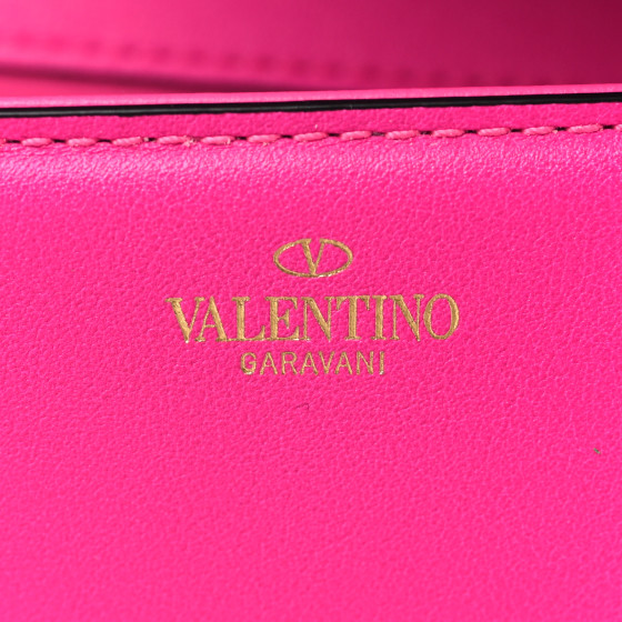 ☆韓国の人気☆【VALENTINO】☆Vロゴ ホーボーバッグ☆PINK☆ ☆韓国の人気☆【VALENTINO】☆Vロゴ ホーボーバッグ☆PINK 韓国
