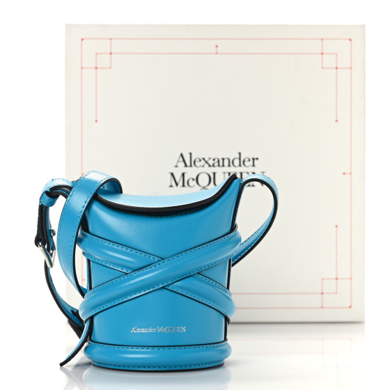 ショルダーバッグ・ポシェット ALEXANDER MCQUEEN POWDER BLUE SMALL SEAL SHOULDER BAG ALEXANDER MCQUEEN Calfskin The Curve Mini Shoulder Bag Blue