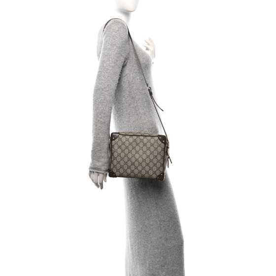 mmmm3028ページ GUCCI GG Supreme Monogram Textured Calfskin Square Messenger
